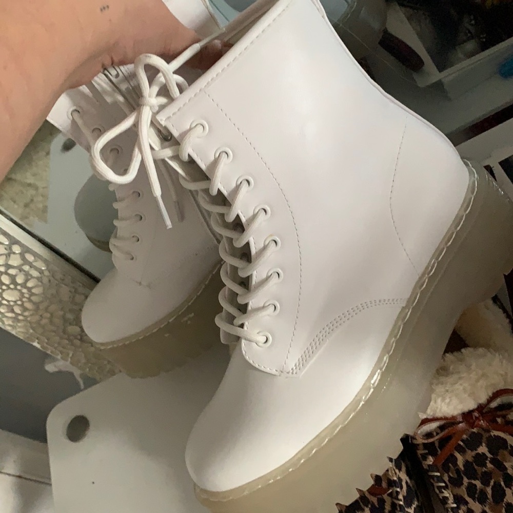 NWOT Forever 21 platform boots